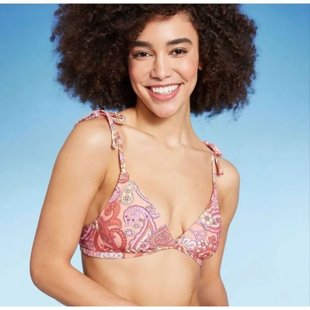 Wild Fable NWT size XS floral bikini top